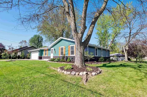 301 Hickory St, Black Creek, WI 54106