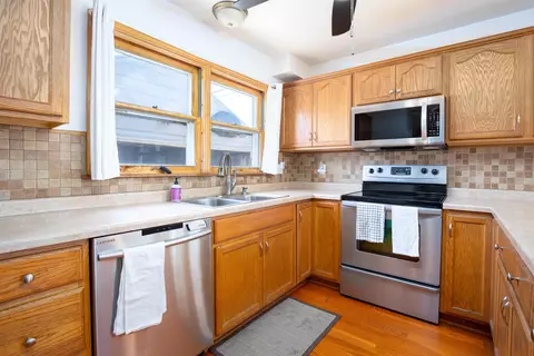 1918 S Jackson St, Appleton, WI 54915 photo 4