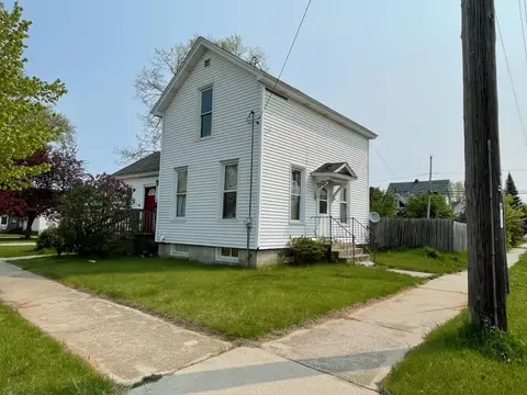 1040 Oakes St, Marinette, WI 54143