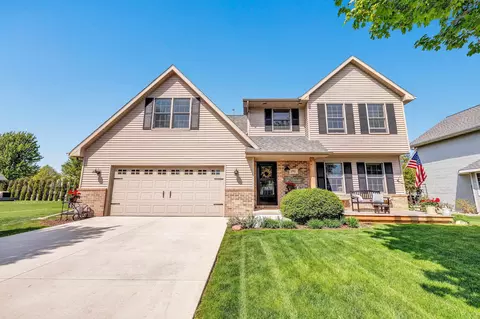 1911 Charles St, De Pere, WI 54115