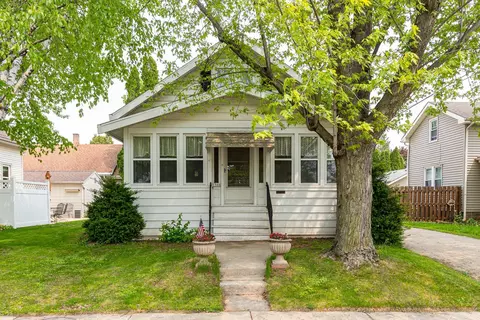 1506 Ohio St, Oshkosh, WI 54902