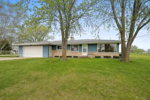 215 Sunset Ave, Coleman, WI 54112