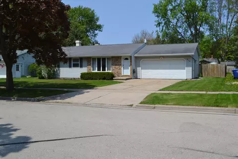 413 S St Bernard Dr, De Pere, WI 54115