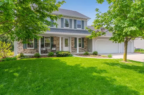 2915 E Greenleaf Dr, Appleton, WI 54913