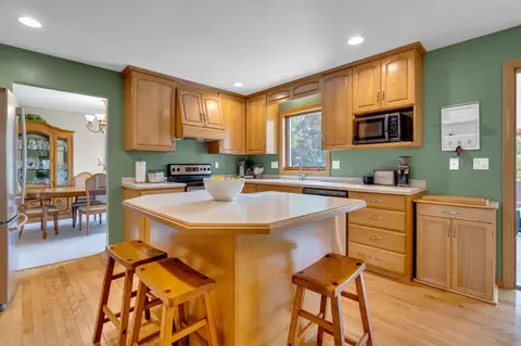 2915 E Greenleaf Dr, Appleton, WI 54913 photo 4