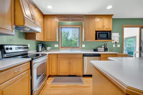 2915 E Greenleaf Dr, Appleton, WI 54913 photo 6