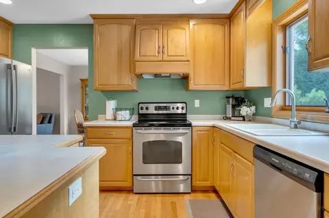 2915 E Greenleaf Dr, Appleton, WI 54913 photo 5