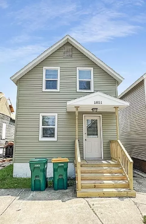 1851 Wisconsin St, Marinette, WI 54143