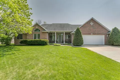 1445 Waterford Dr, Green Bay, WI 54313