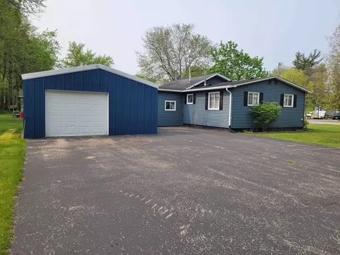230 N Barkman St, Suring, WI 54174