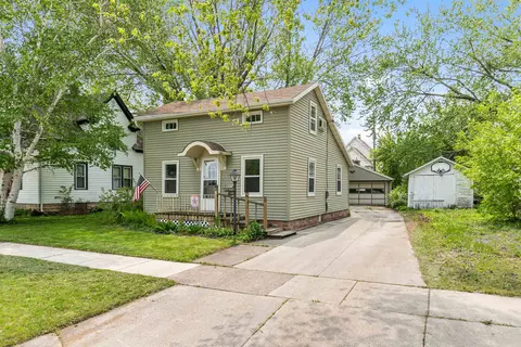 240 5th St, Fond Du Lac, WI 54935