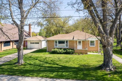 1342 Bond St, Green Bay, WI 54303