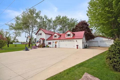 321 High St, Clintonville, WI 54929