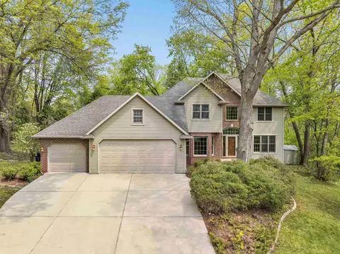 605 Doe Trail Ct, Green Bay, WI 54313