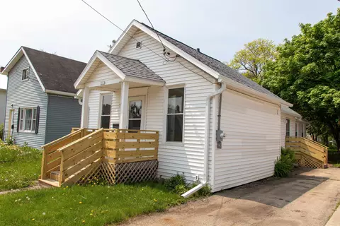 1013 Wisconsin St, Oshkosh, WI 54901
