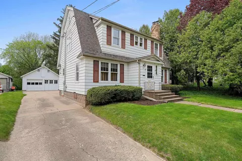 99 N 12th St, Clintonville, WI 54929