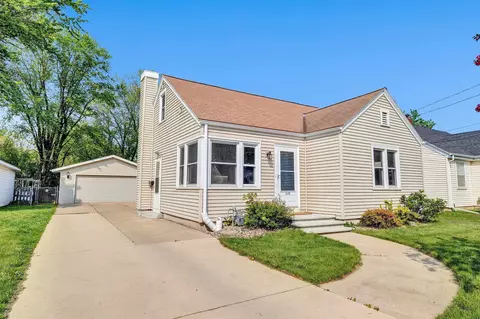 1449 Garland St, Green Bay, WI 54301