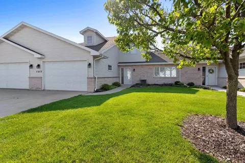 1515 River Pines Dr, Green Bay, WI 54311