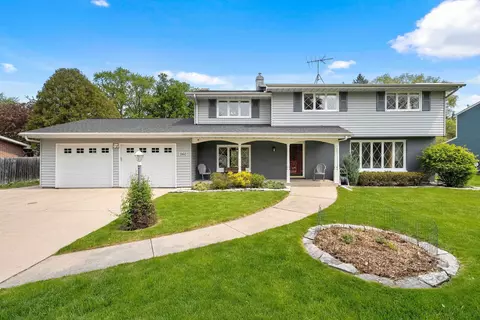 260 Roselawn Blvd, Green Bay, WI 54301