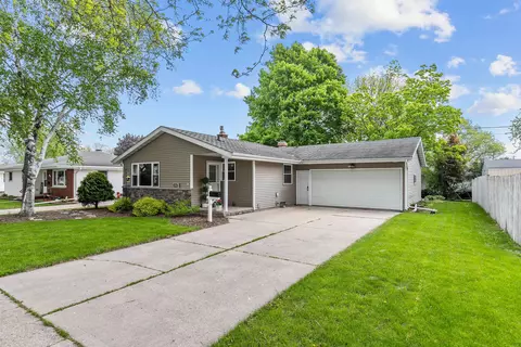 207 Paul Dr, Kimberly, WI 54136