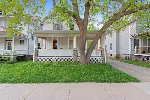 422 Scott Ave, Oshkosh, WI 54901