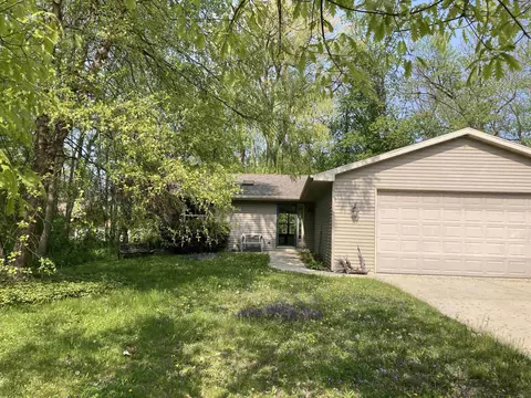 3910 Web St, Green Bay, WI 54311