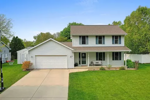 818 E St Joseph St, Green Bay, WI 54301