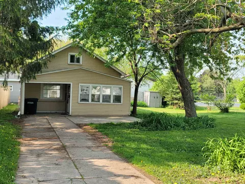 1421 W Bent Ave, Oshkosh, WI 54901