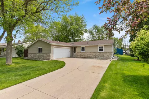 1125 Alva St, Menasha, WI 54952