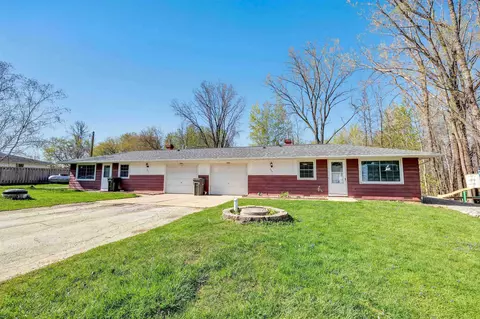 5488 Bramschreiber Rd, Little Suamico, WI 54141