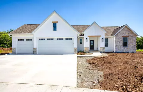 2426 Adrienne Ct, De Pere, WI 54115