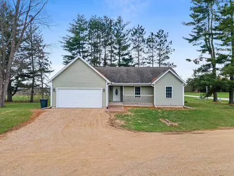 628 S Fandrich St, Oxford, WI 53952