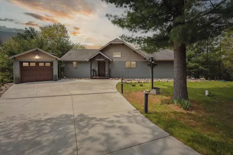 13849 Lake Shore Ln, Mountain, WI 54149