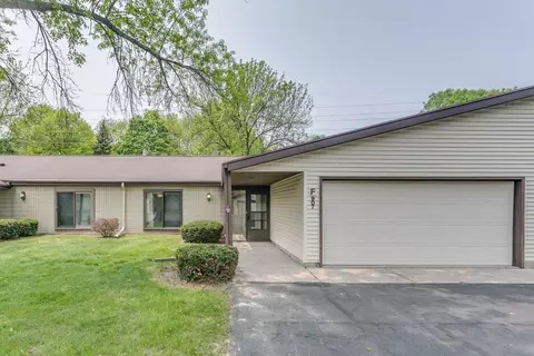 907 Jacobsen Rd #F, Neenah, WI 54956