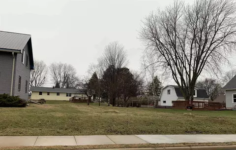 Main Street, Seymour, WI 54165