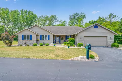 5345 Sand Beach Dr, Luxemburg, WI 54217