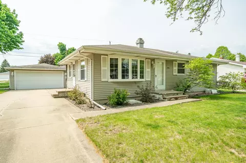 304 Paul Dr, Kimberly, WI 54136
