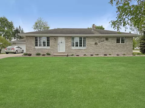 837 Gehl Ln, Hilbert, WI 54129