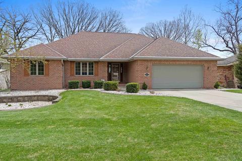 1633 Rustic Oaks Ct, Green Bay, WI 54301
