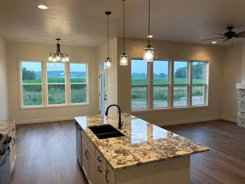 2826 E Sunstone Pl, Appleton, WI 54913 photo 2