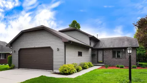 1208 Wheatfield Way, Oshkosh, WI 54904