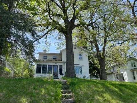 213 State St, Ripon, WI 54971