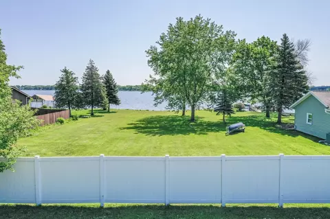 1703 Butte Des Morts Beach Rd, Neenah, WI 54956