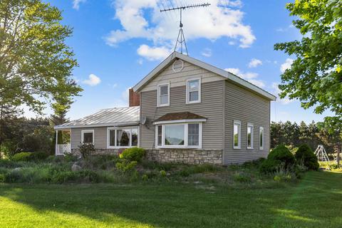 E254 State Highway 22, Waupaca, WI 54981 | 65 Photos | MLS #50275488