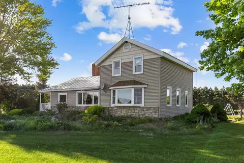 E254 State Highway 22, Waupaca, WI 54981