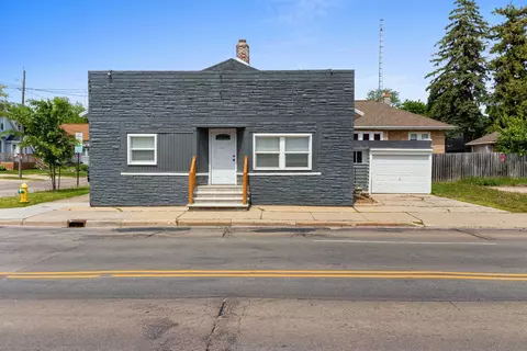 868 Shawano Ave, Green Bay, WI 54303
