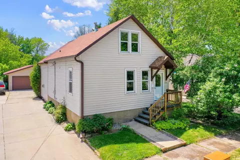 1318 Grignon St, Green Bay, WI 54301