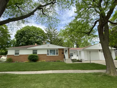 1434 S Locust St, Green Bay, WI 54304