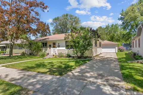 726 E Harding Dr, Appleton, WI 54915