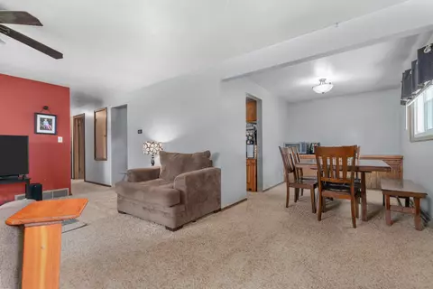 726 E Harding Dr, Appleton, WI 54915 photo 9